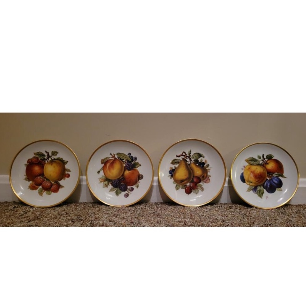 Set of Vintage Mitterteich Bavaria Plates